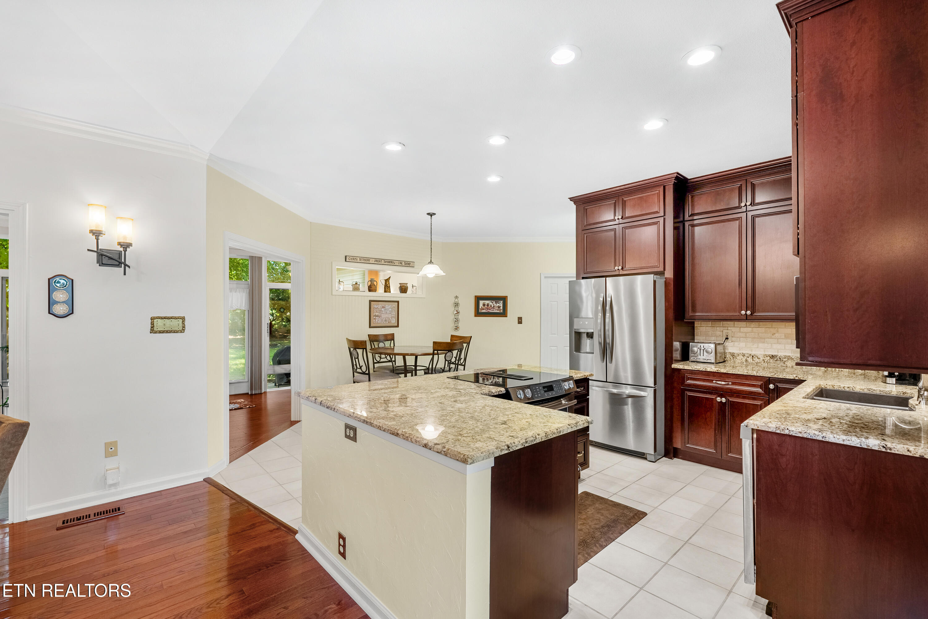 108 Tahlequah Lane Loudon TN 37774
