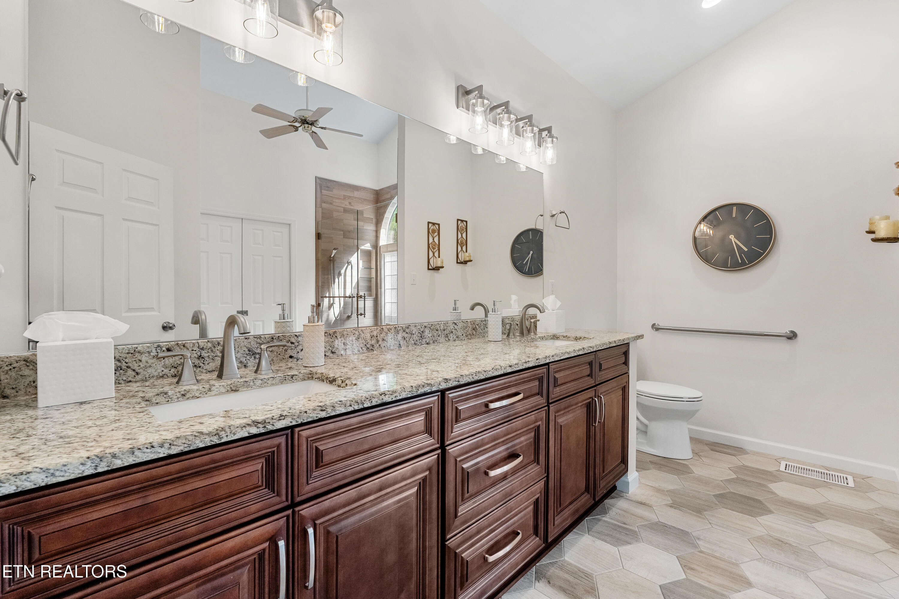 108 Tahlequah Lane Loudon TN 37774