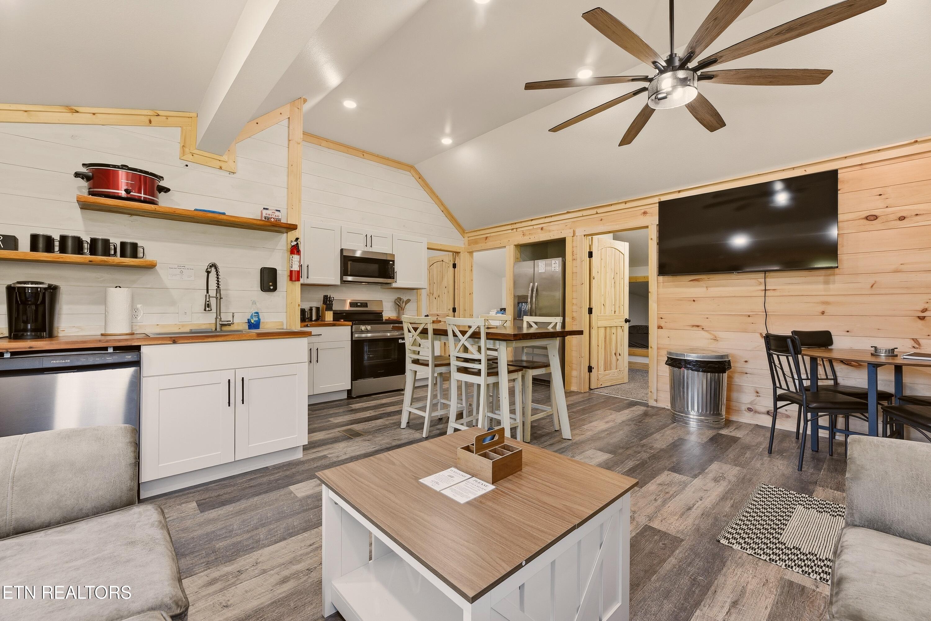 215 Longfield Road Rocky Top TN 37769