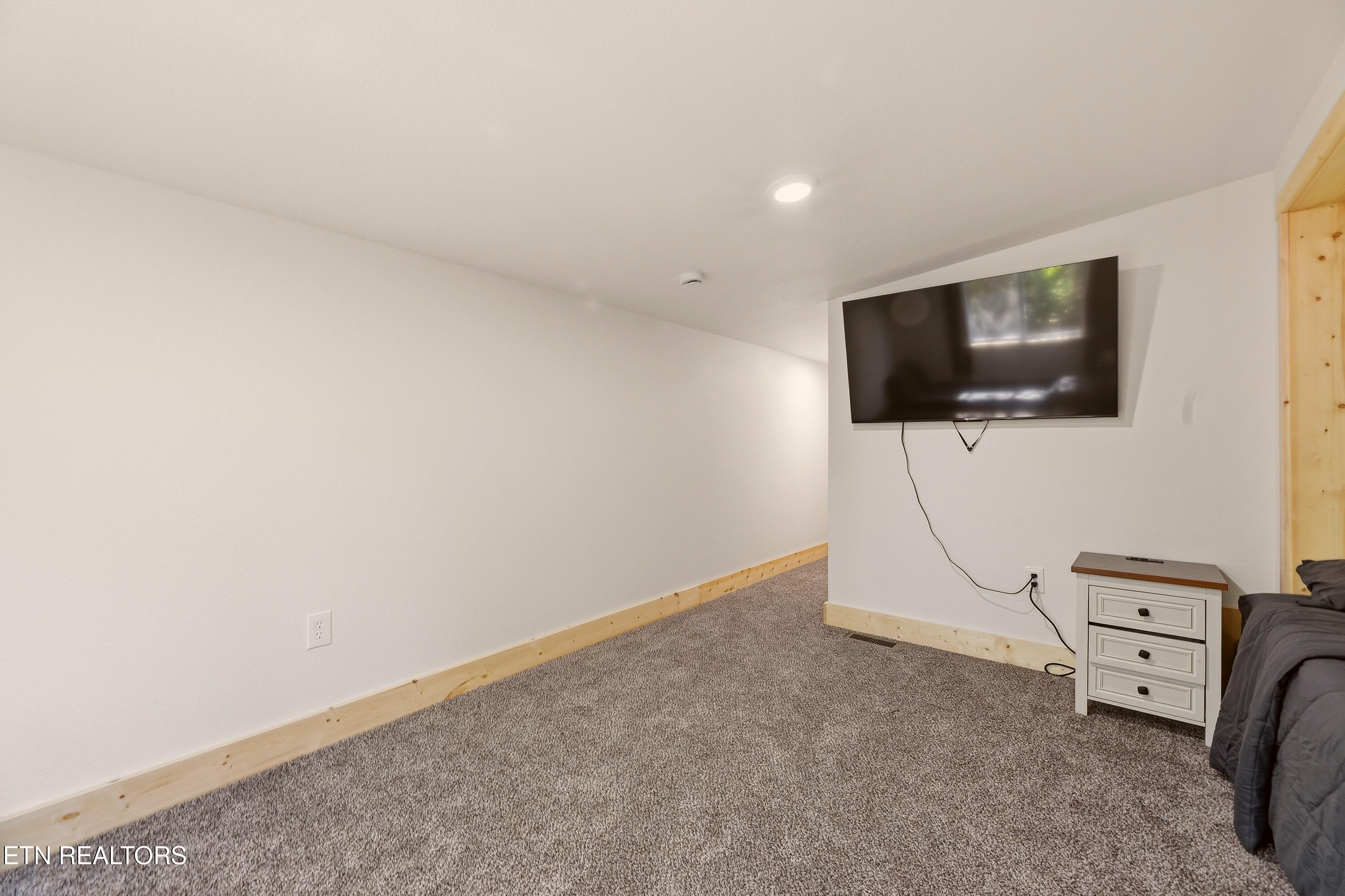 215 Longfield Road Rocky Top TN 37769