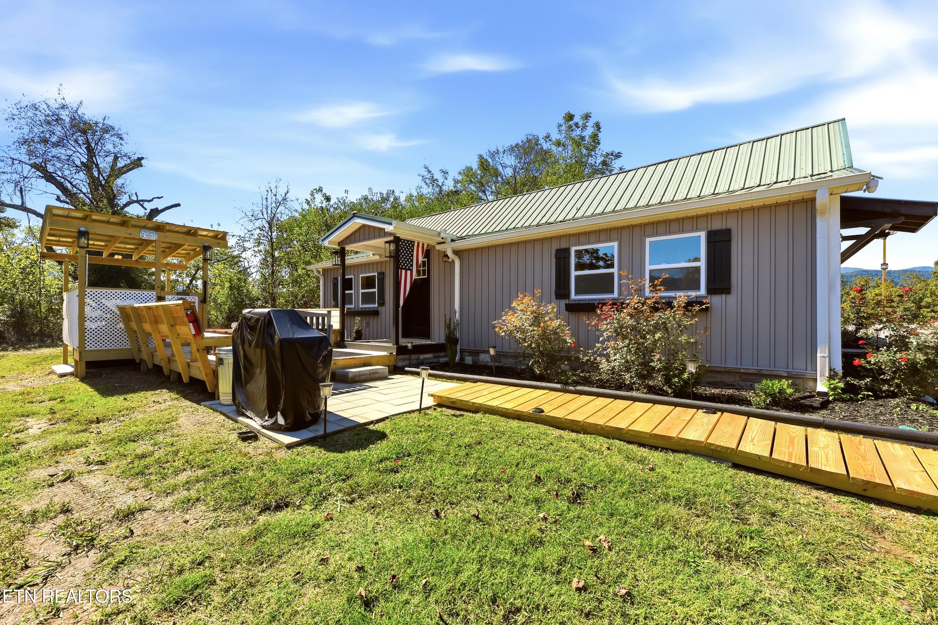 215 Longfield Road Rocky Top TN 37769