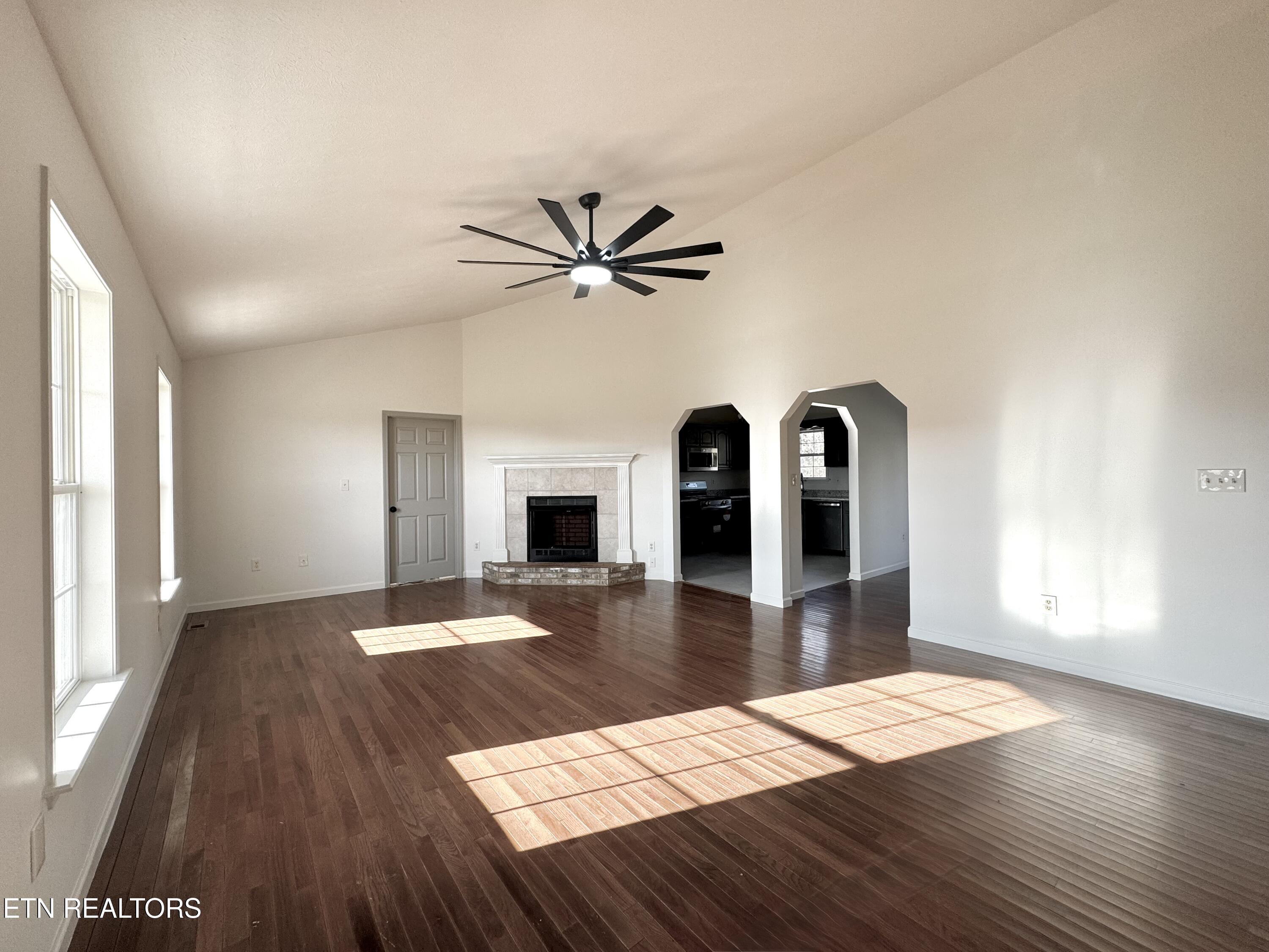 1748 Butterfly Court Whitesburg TN 37891