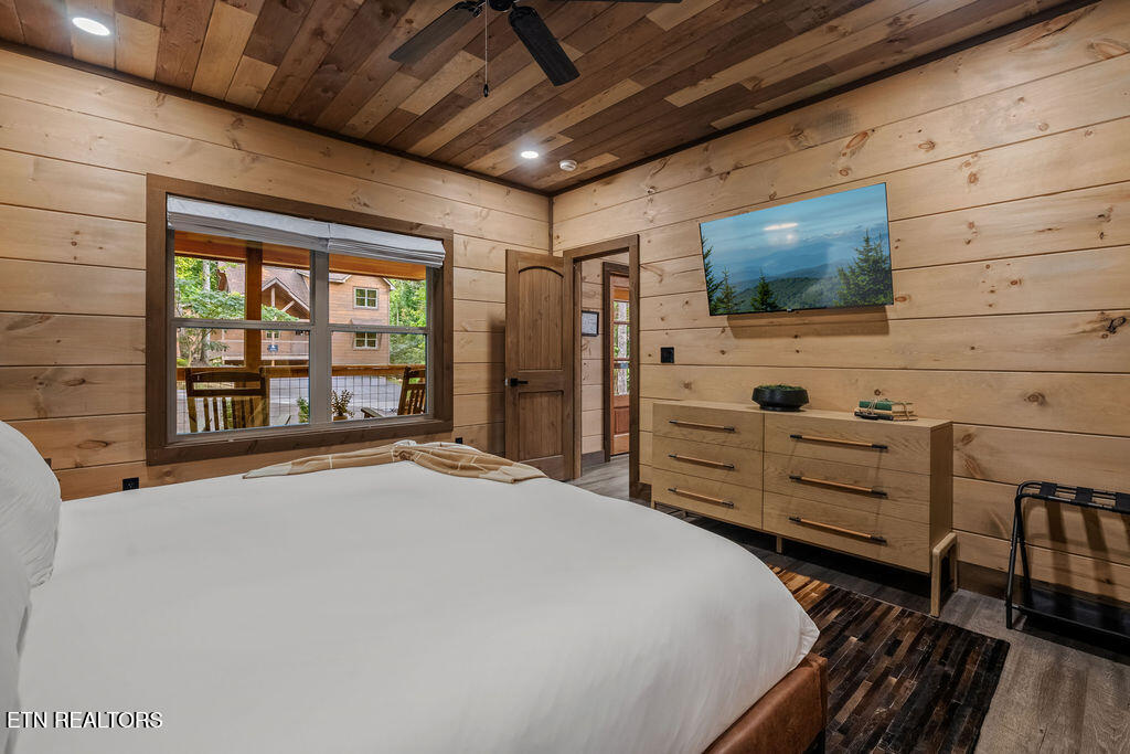 2320 Bogle Spring Loop Sevierville TN 37862
