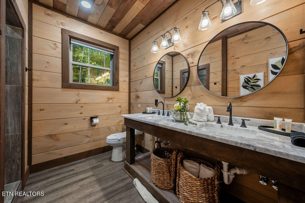 2320 Bogle Spring Loop Sevierville TN 37862