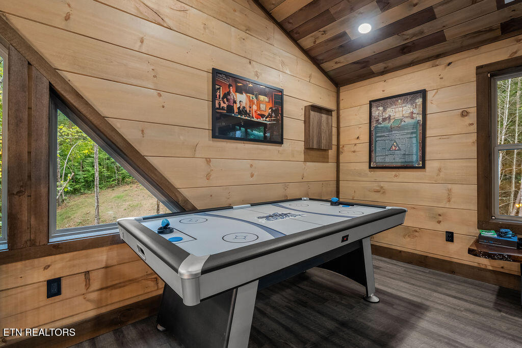 2320 Bogle Spring Loop Sevierville TN 37862