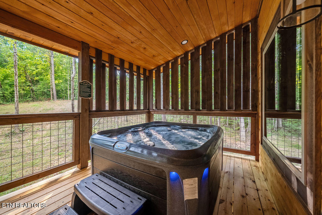 2320 Bogle Spring Loop Sevierville TN 37862