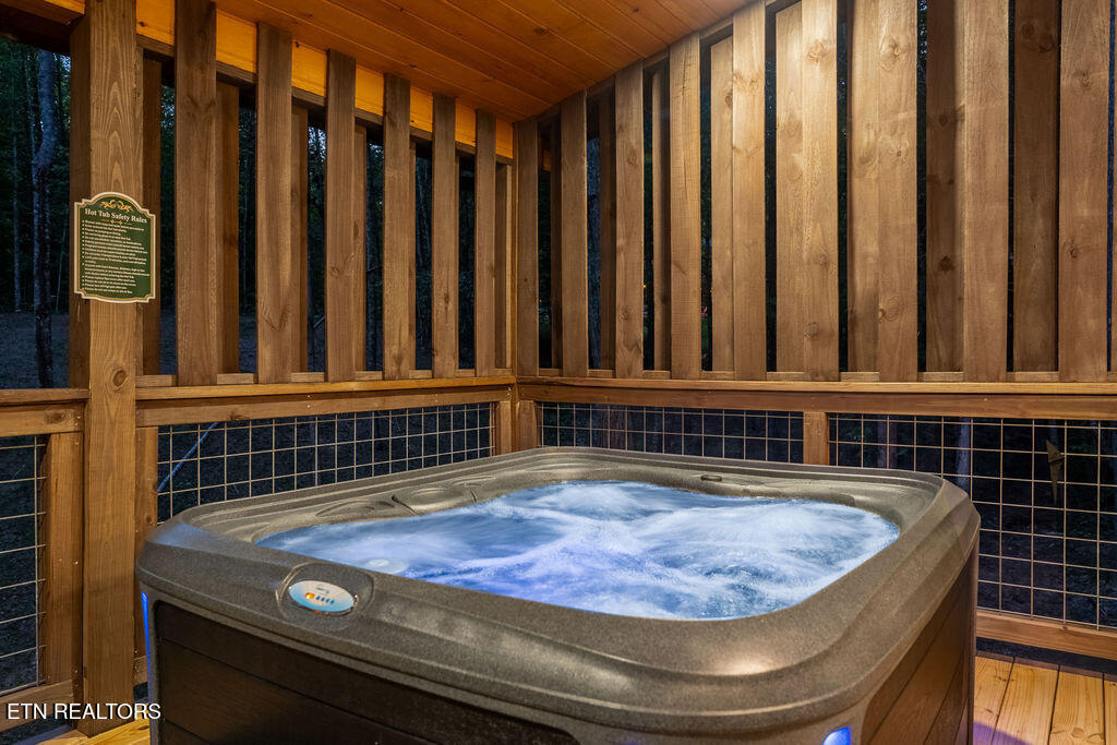 2320 Bogle Spring Loop Sevierville TN 37862