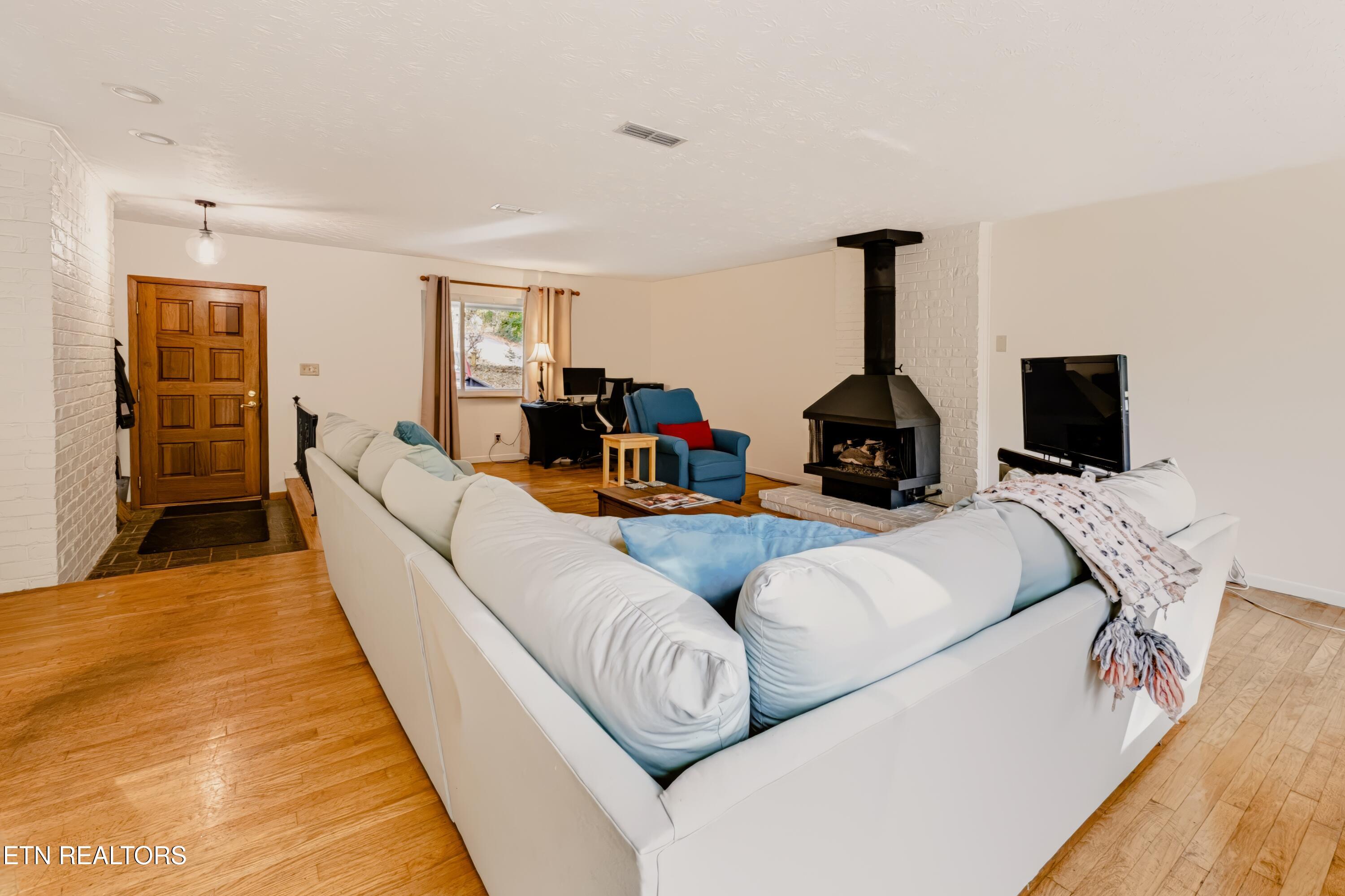121 Nebraska Avenue Oak Ridge TN 37830