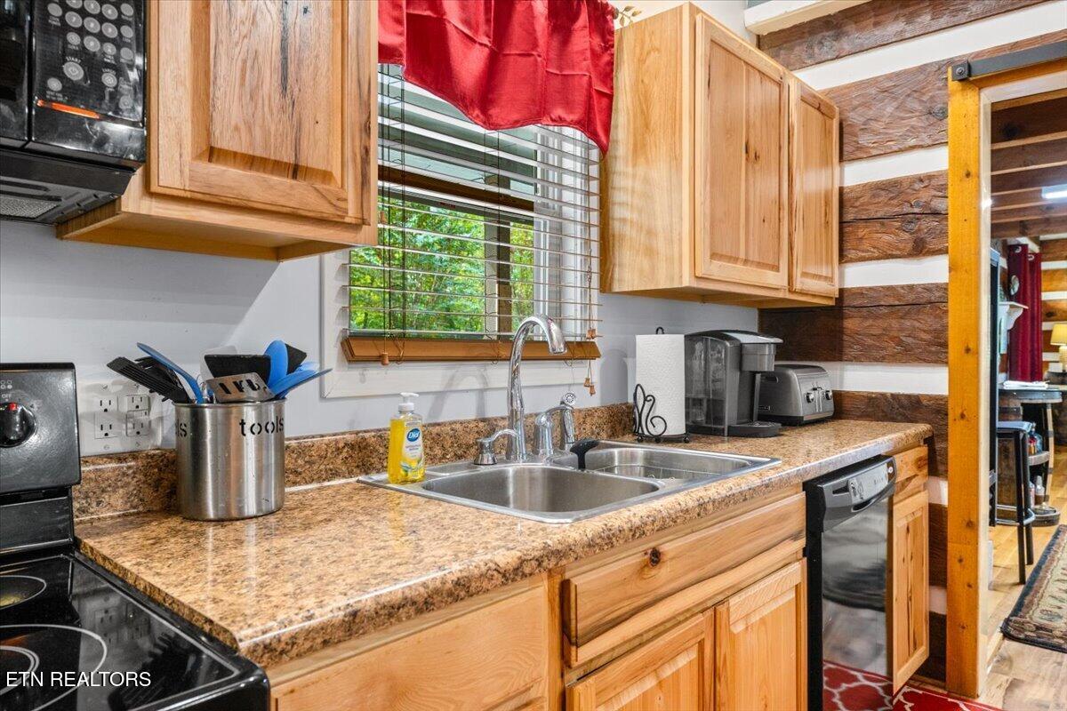 835 Jim Lee Ridge Road Lafollette TN 37766