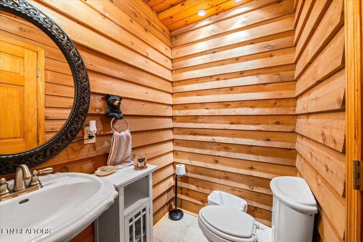 835 Jim Lee Ridge Road Lafollette TN 37766