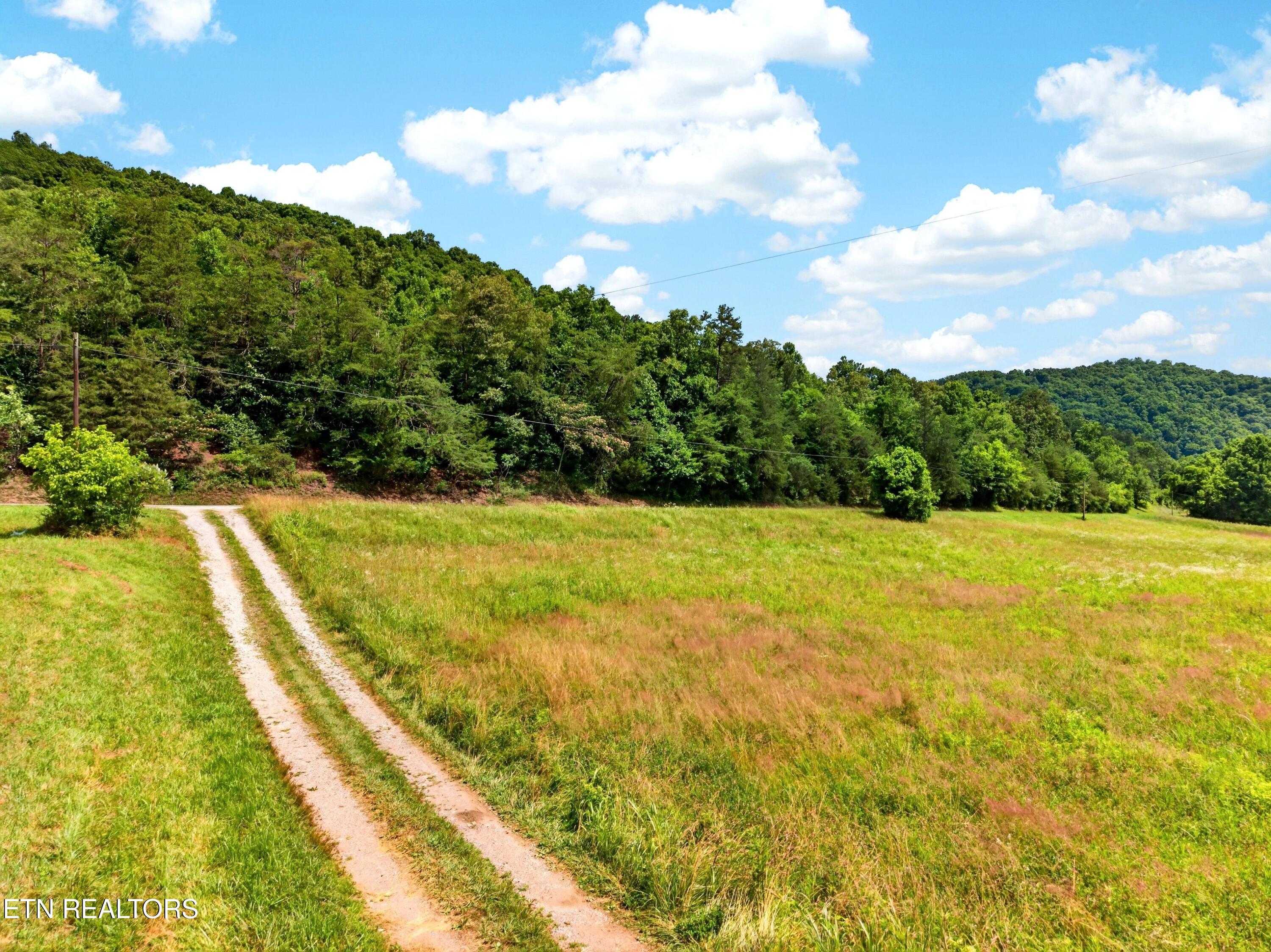 2087 Bullen Valley Road Thorn Hill TN 37881
