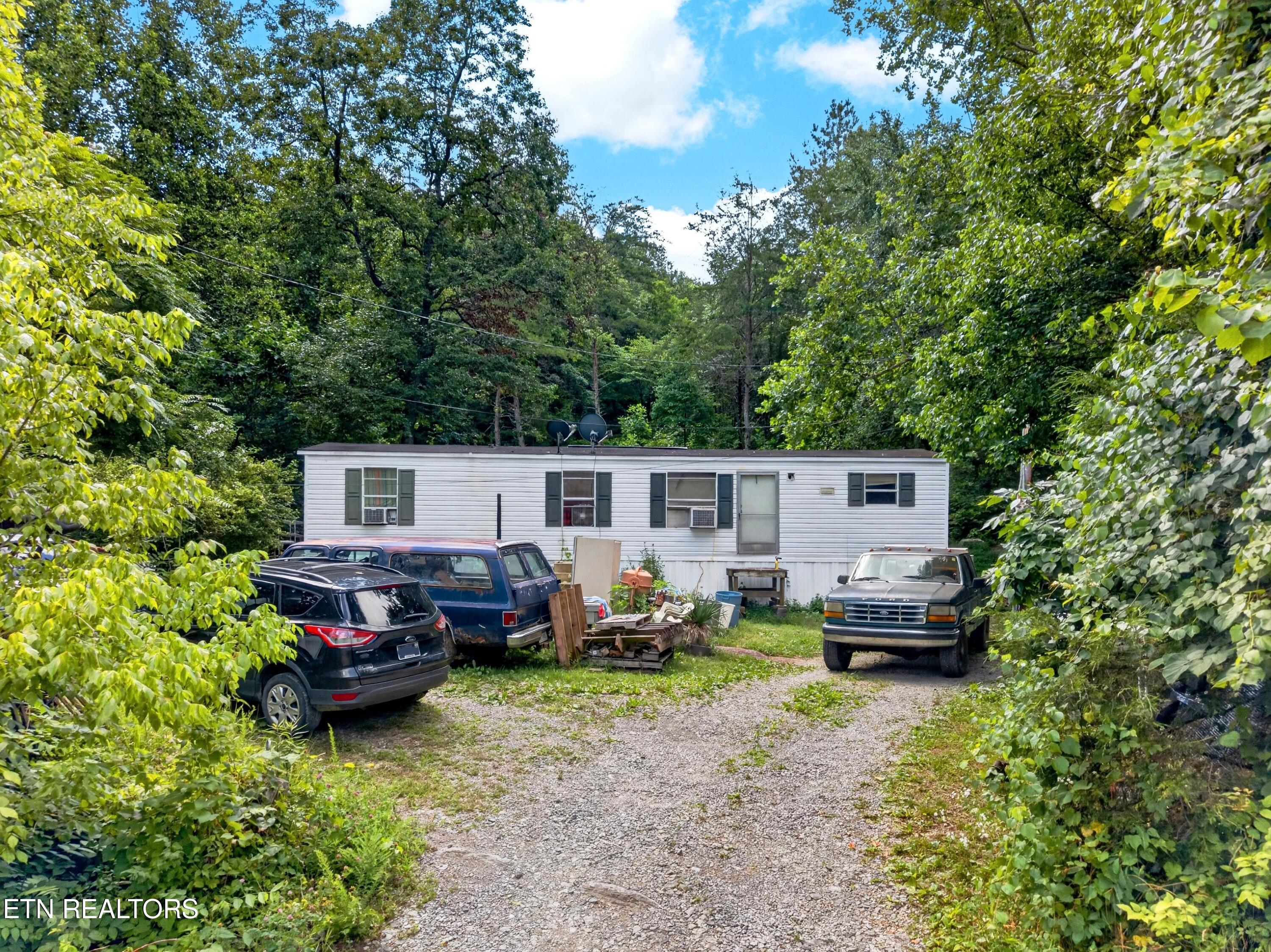 2087 Bullen Valley Road Thorn Hill TN 37881