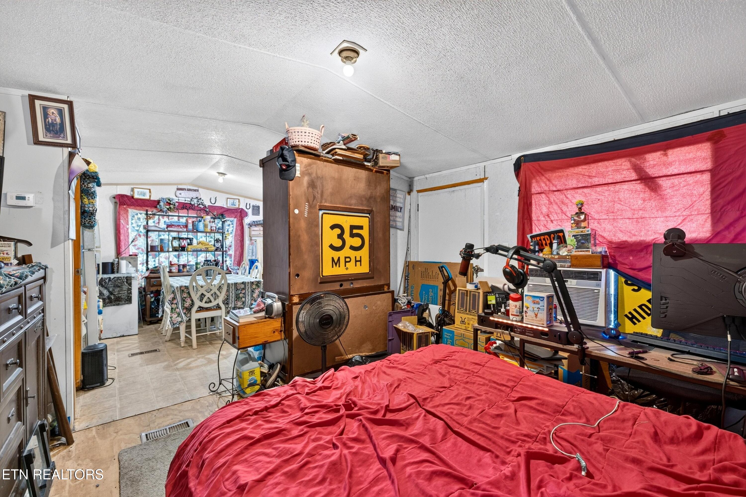 2087 Bullen Valley Road Thorn Hill TN 37881