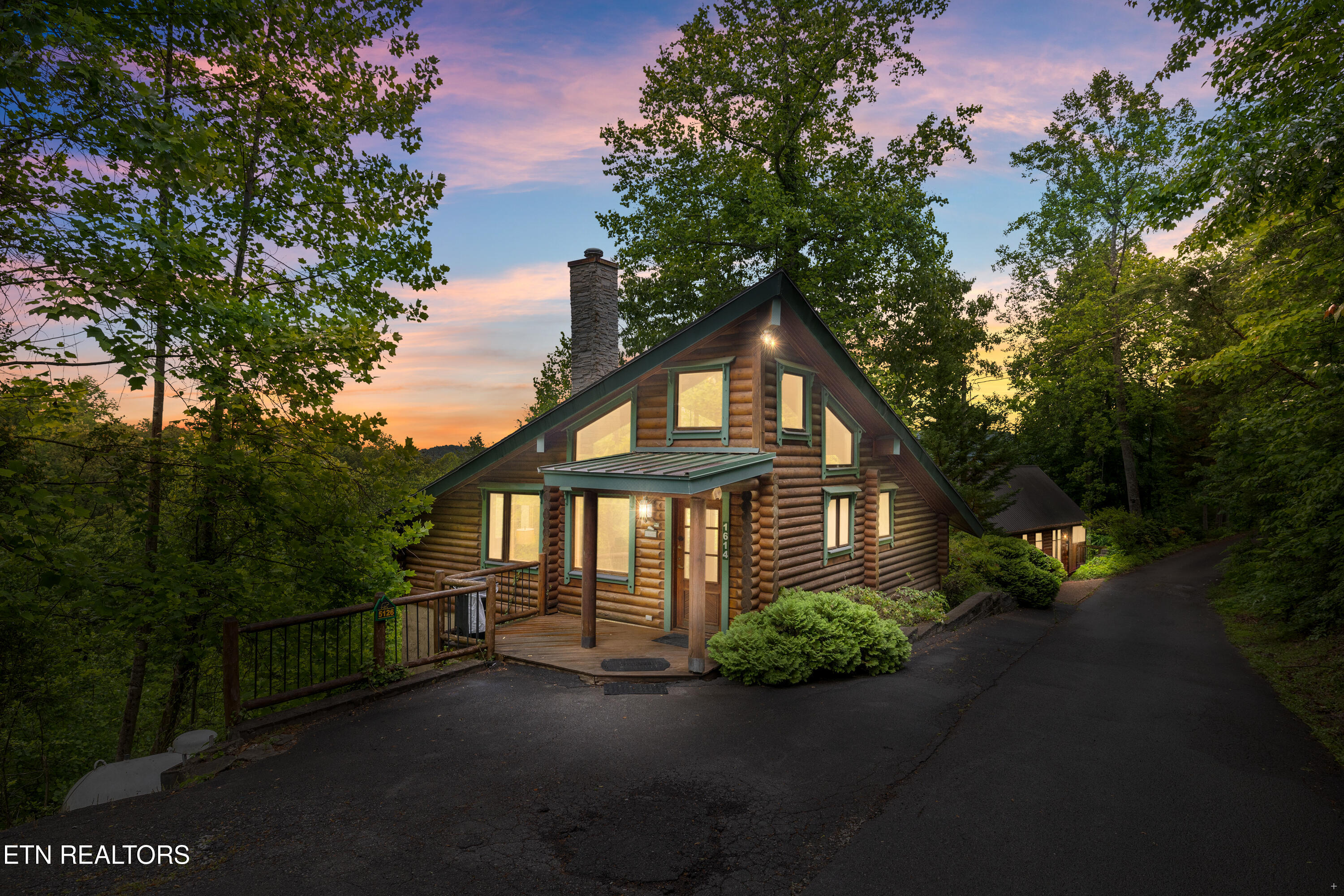 1614 Ridgecrest Drive Sevierville TN 37876