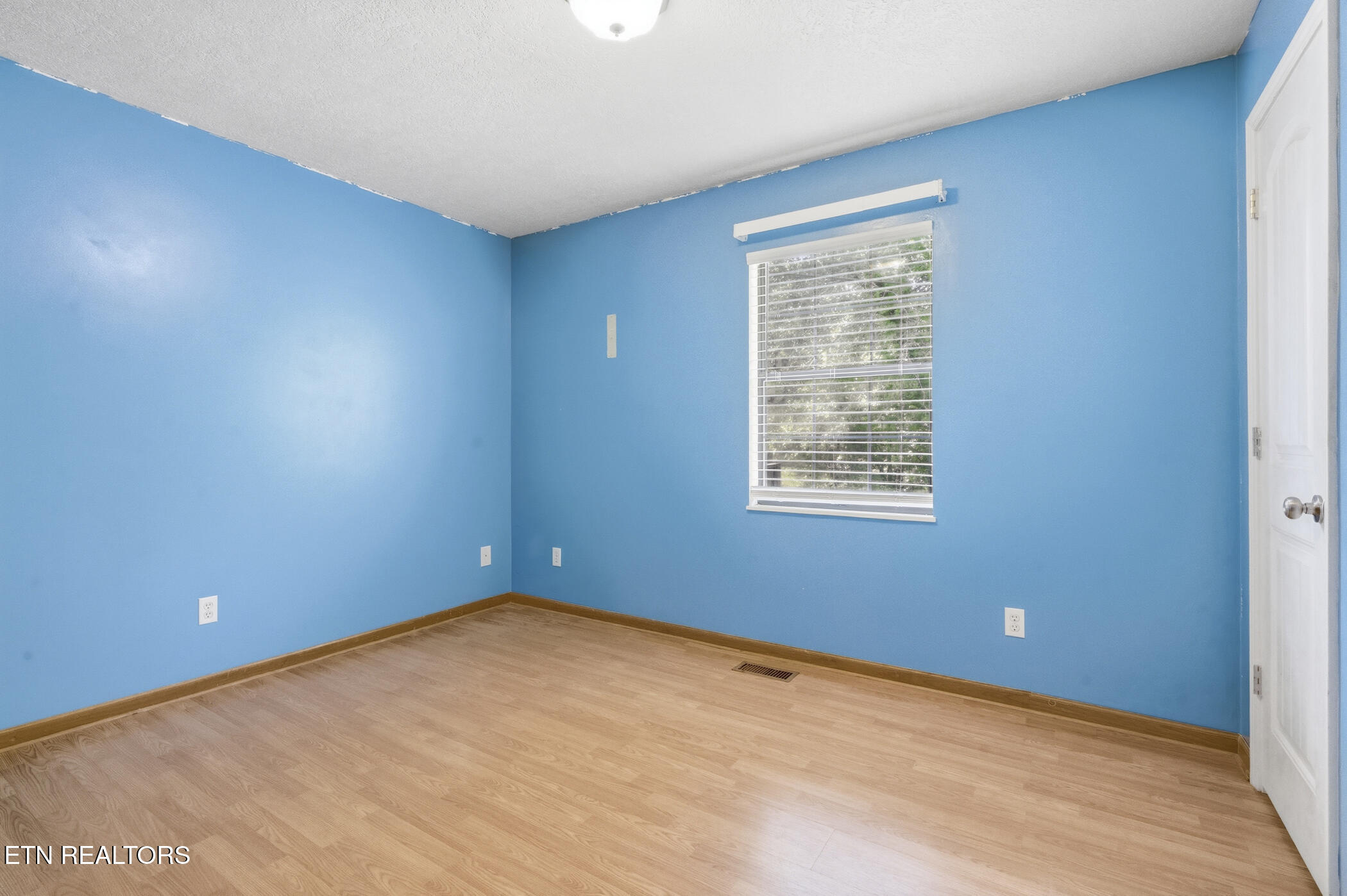 2042 Deerfield Circle New Market TN 37820