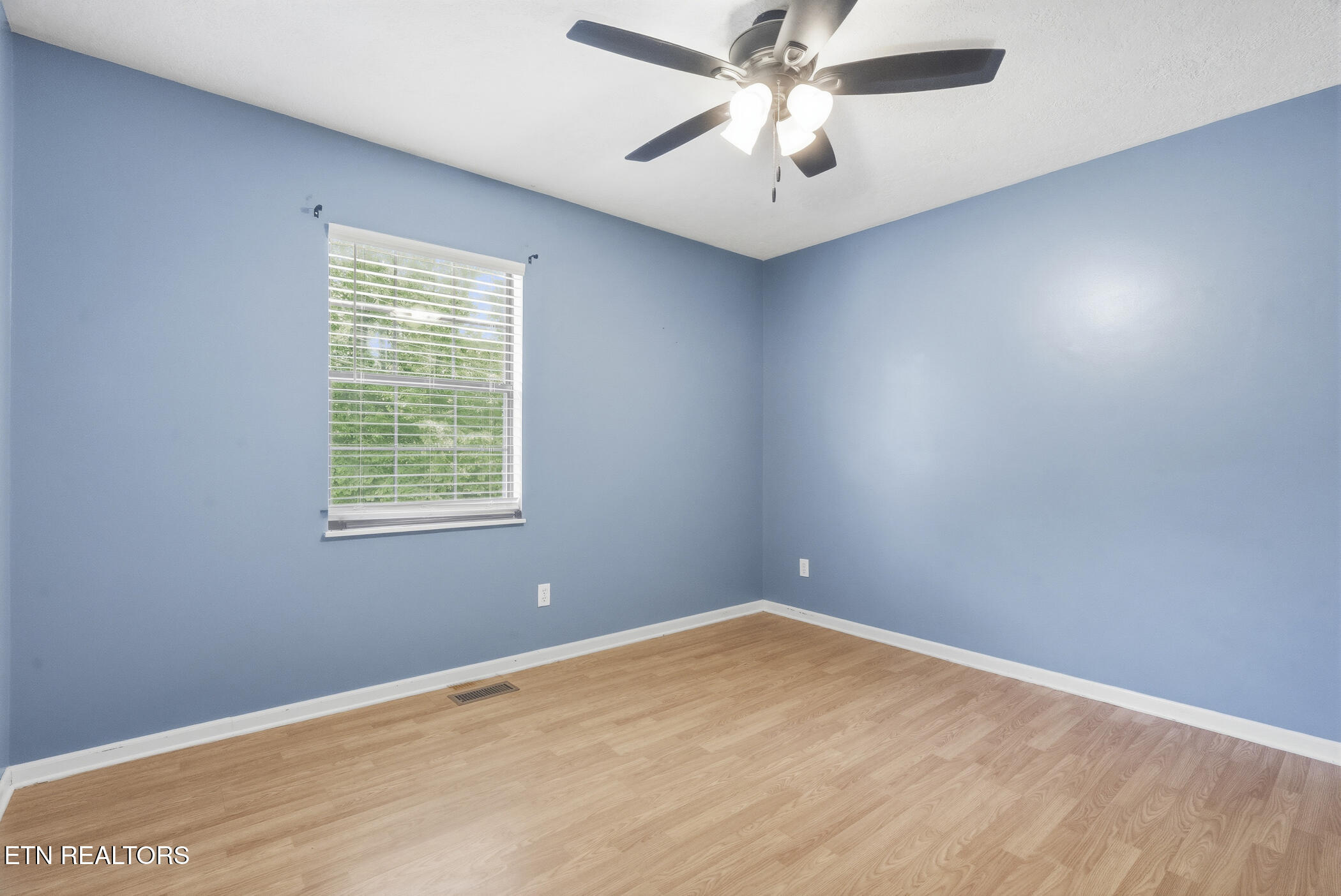 2042 Deerfield Circle New Market TN 37820
