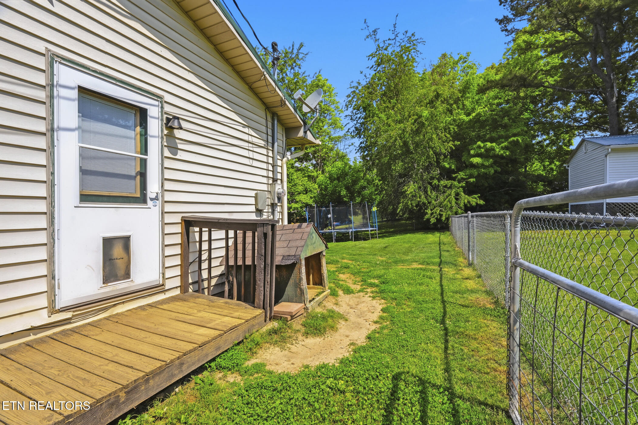 2042 Deerfield Circle New Market TN 37820
