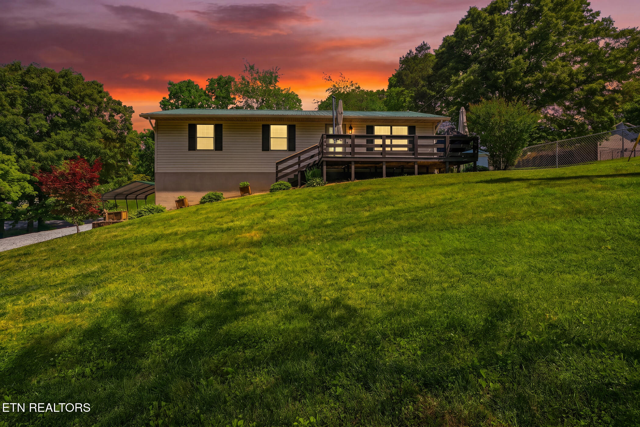 2042 Deerfield Circle New Market TN 37820