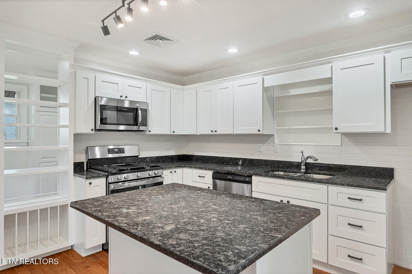 1223 Everett Avenue Maryville TN 37804