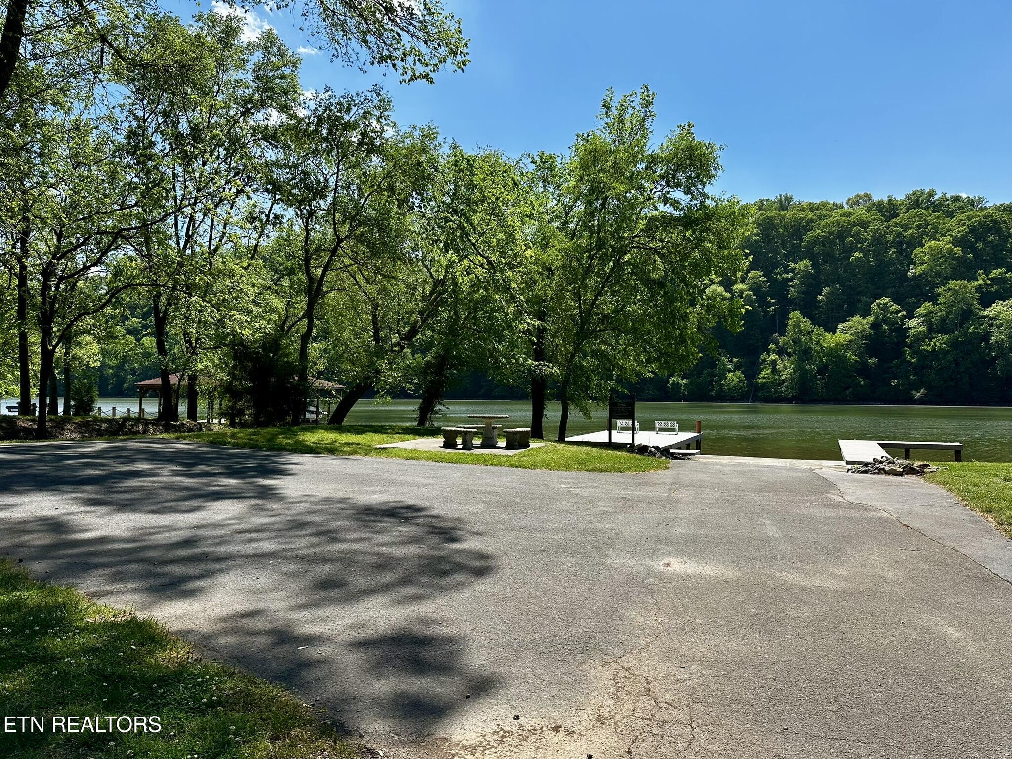 6625 Riverview Golf Drive Loudon TN 37774