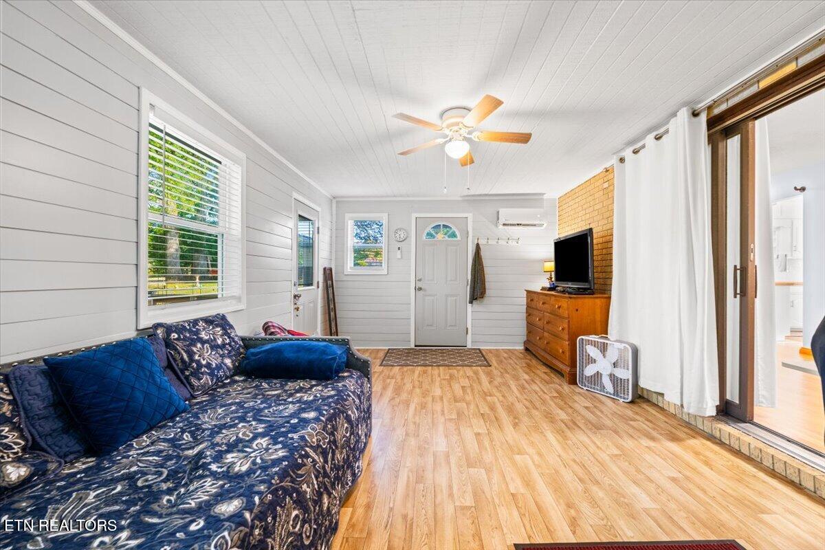 328 Brown Crest Road Lafollette TN 37766
