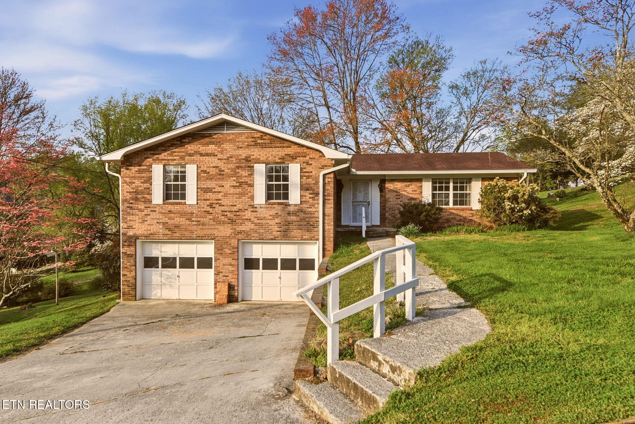 307 Walnut Street Clinton TN 37716