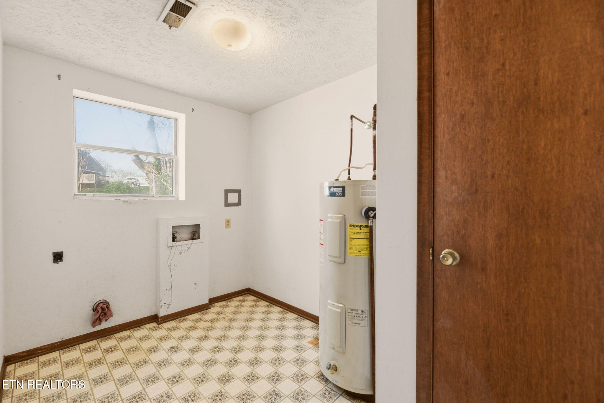 307 Walnut Street Clinton TN 37716