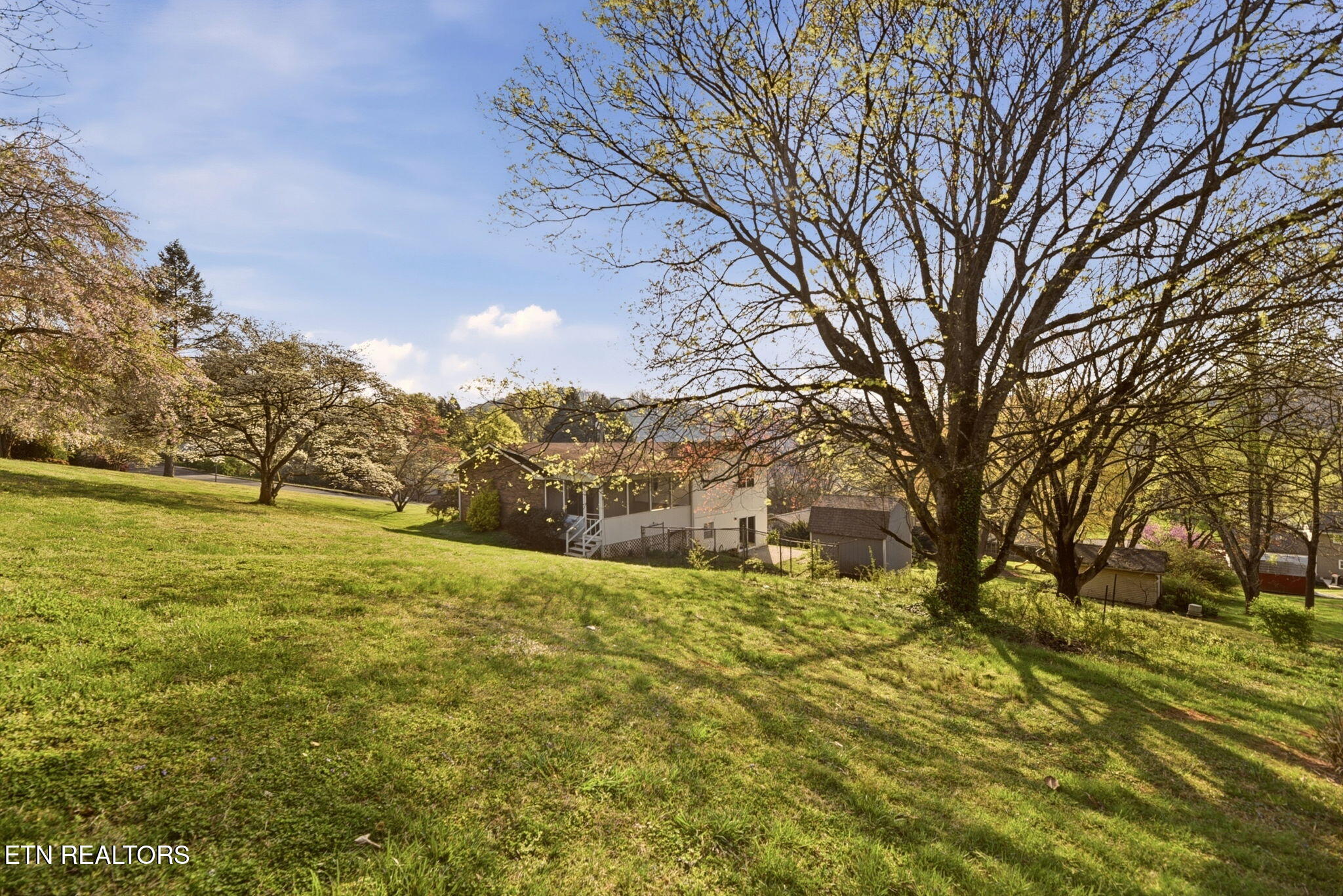 307 Walnut Street Clinton TN 37716