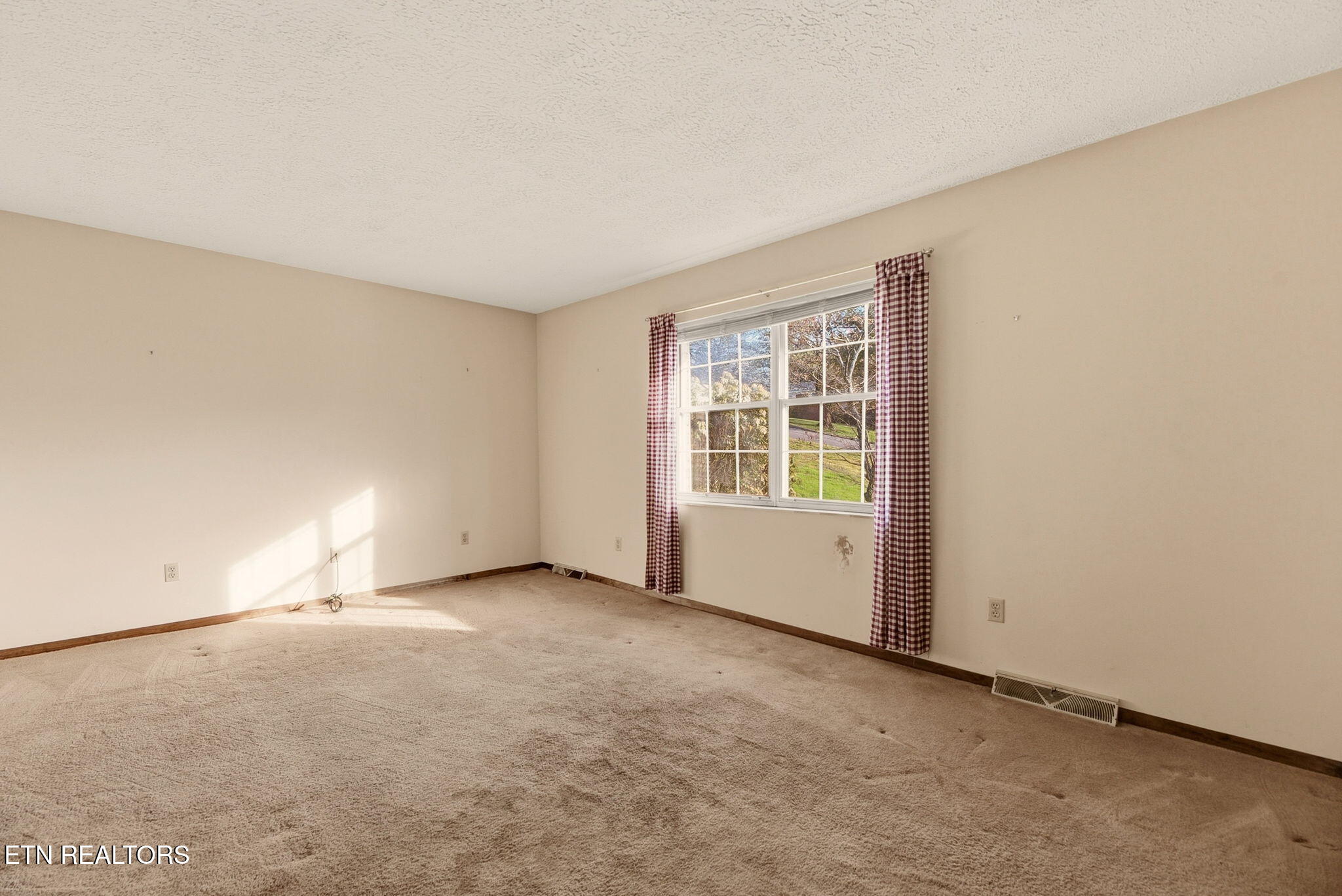 307 Walnut Street Clinton TN 37716