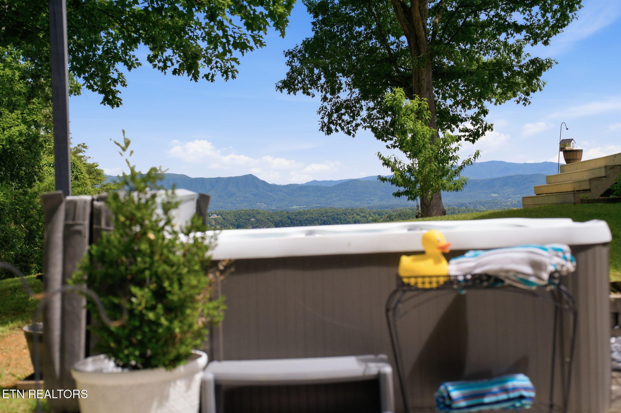 664 Armstrong Drive Dandridge TN 37725