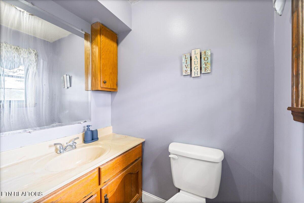 211 Evans Road Jacksboro TN 37757