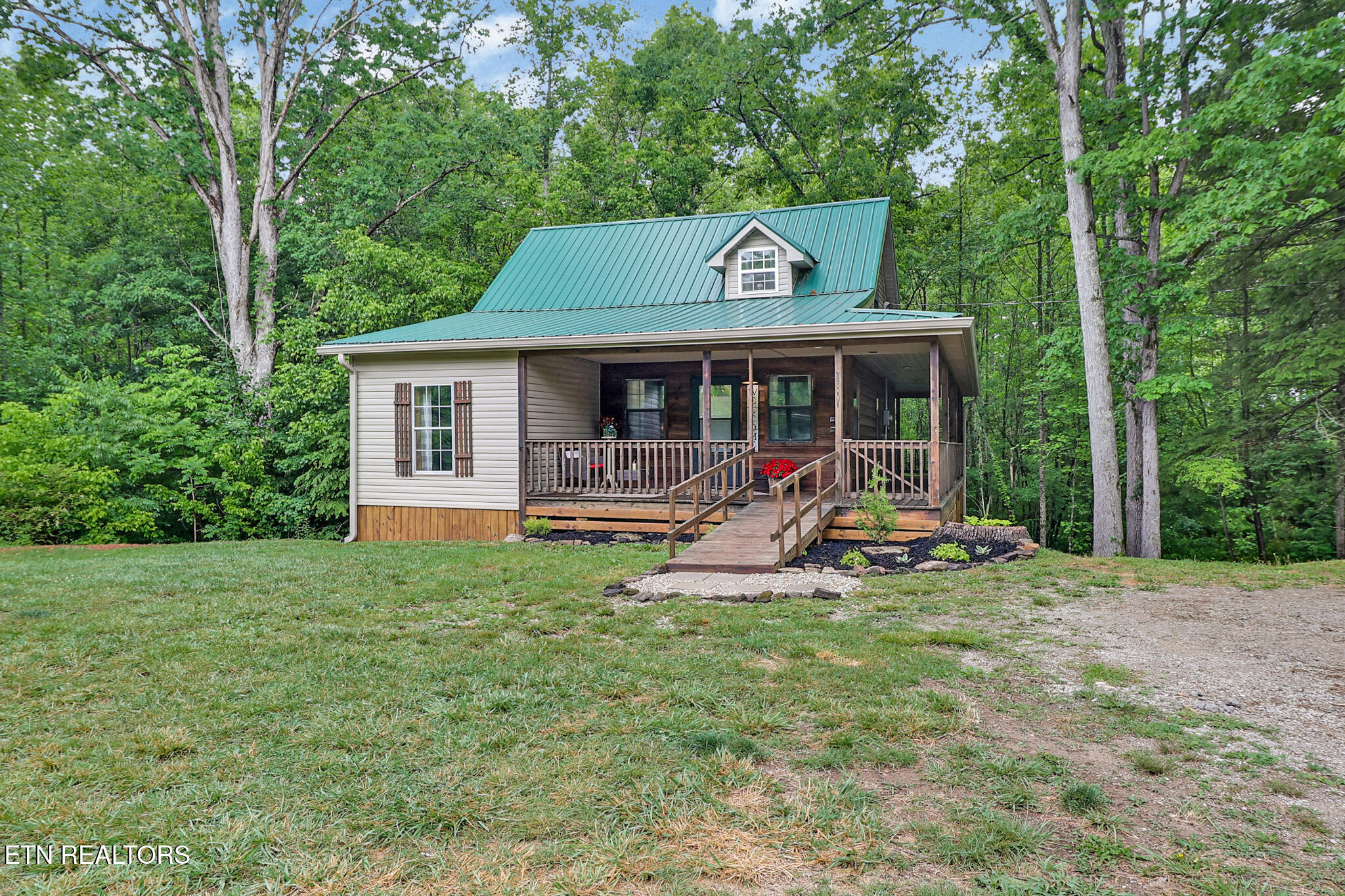 1421 Taylor Place Road Jamestown TN 38556