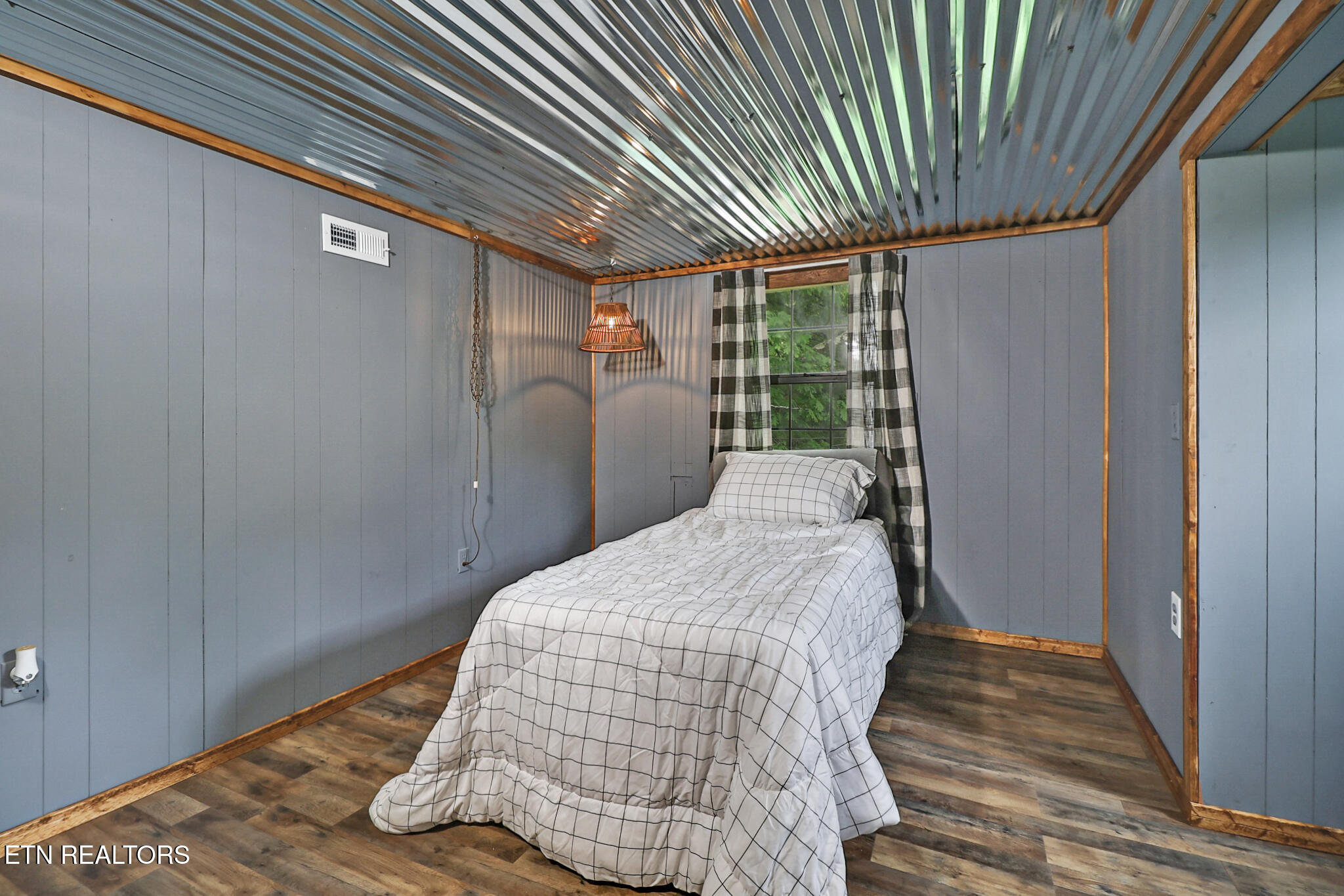 1421 Taylor Place Road Jamestown TN 38556