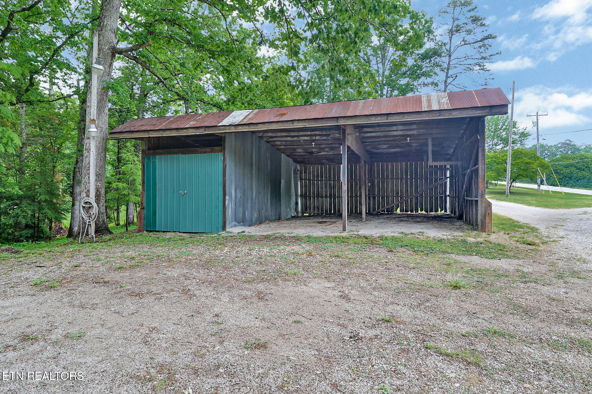 1421 Taylor Place Road Jamestown TN 38556