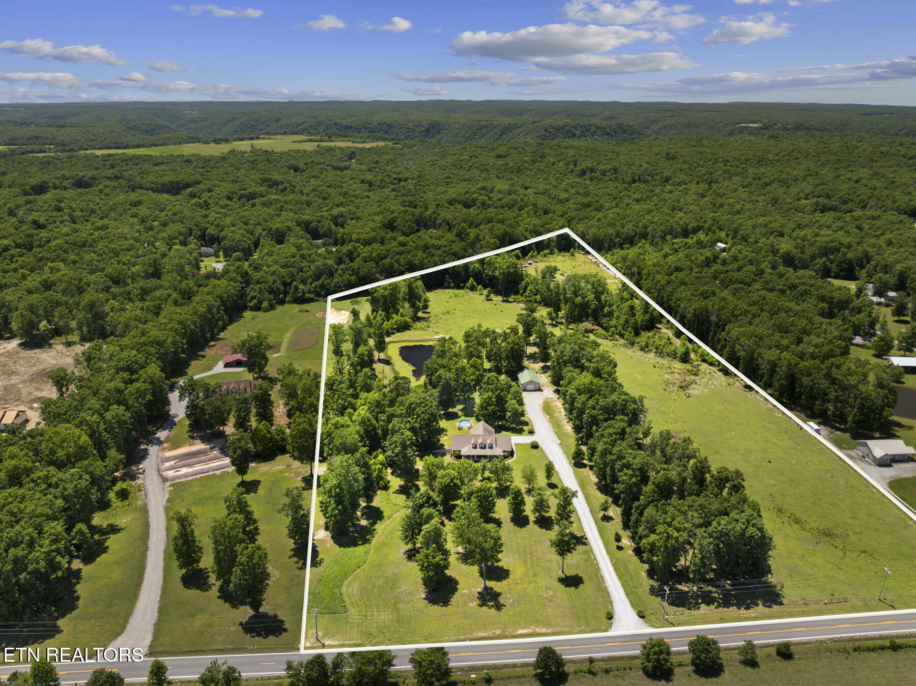 5171 Wilder Road 20.98ac Road Grimsley TN 38565