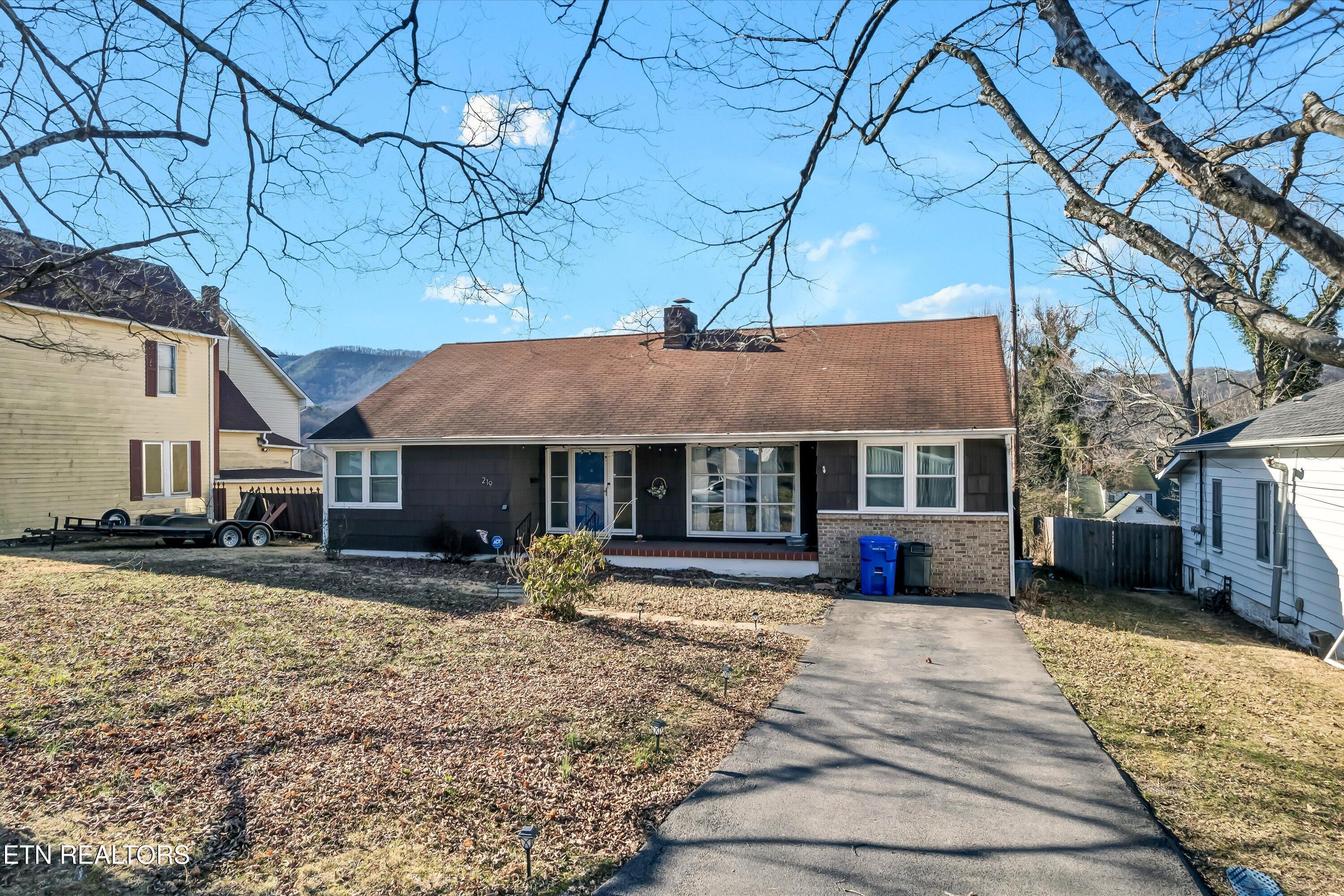 219 N Douglas Avenue Rockwood TN 37854