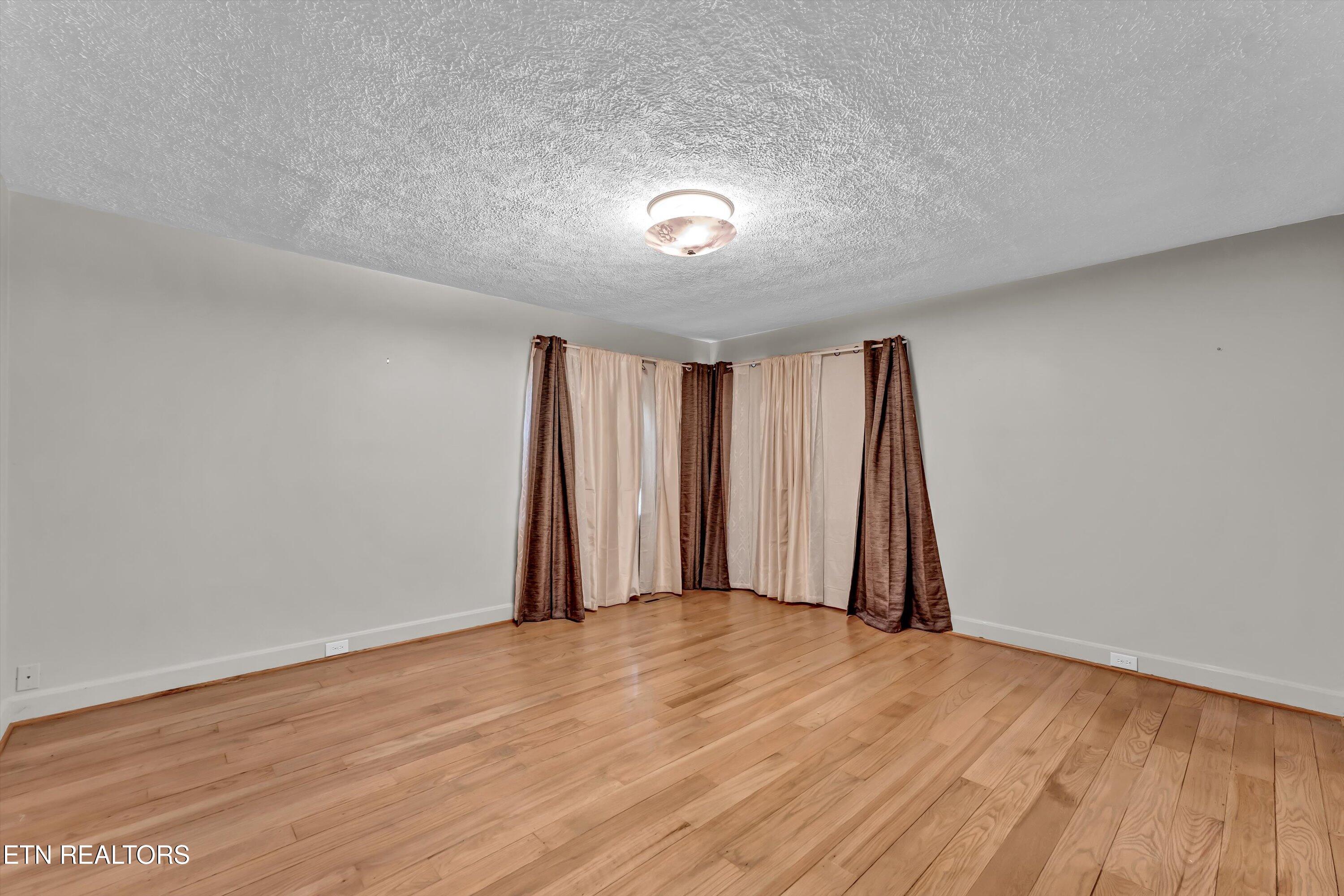 219 N Douglas Avenue Rockwood TN 37854
