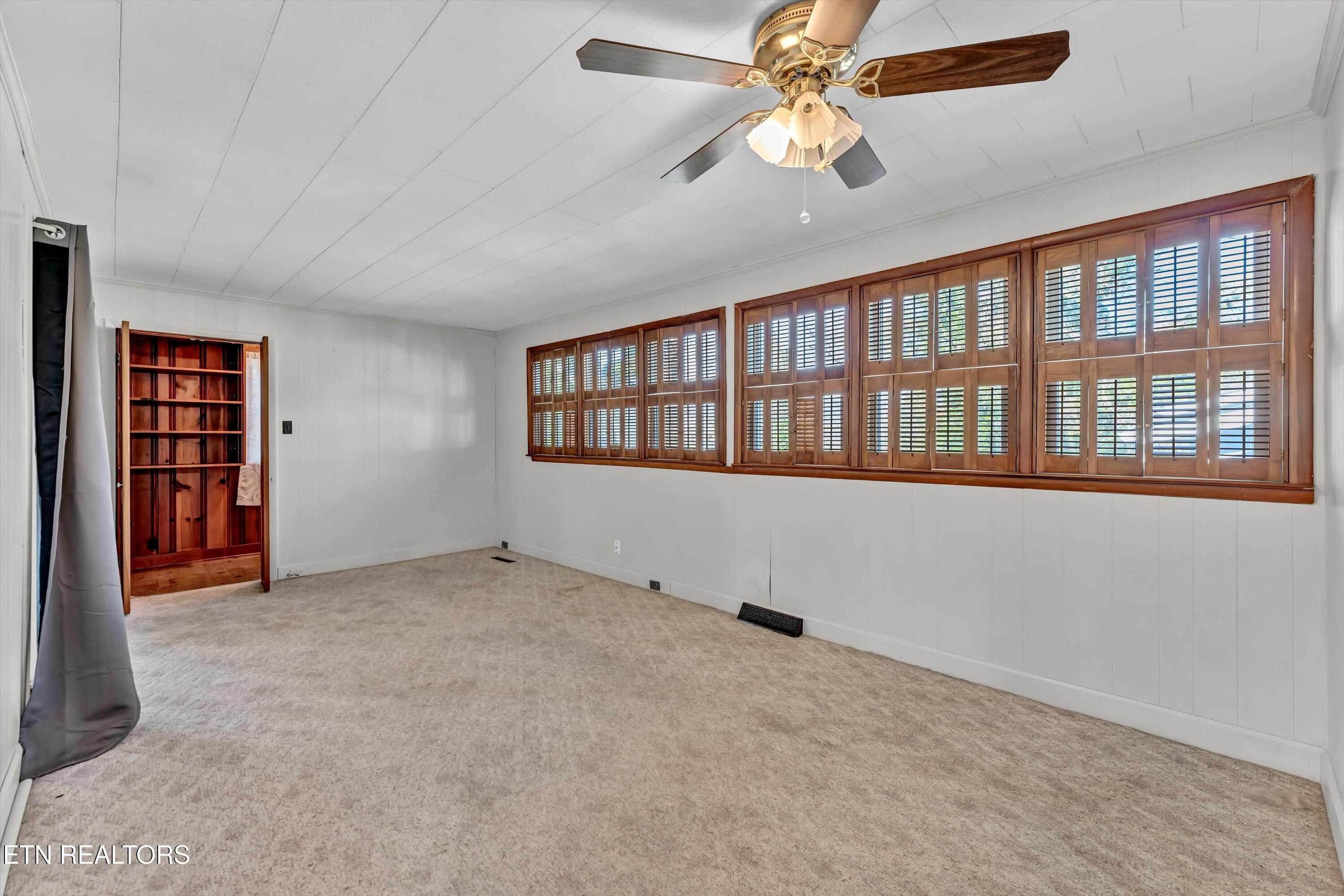 219 N Douglas Avenue Rockwood TN 37854