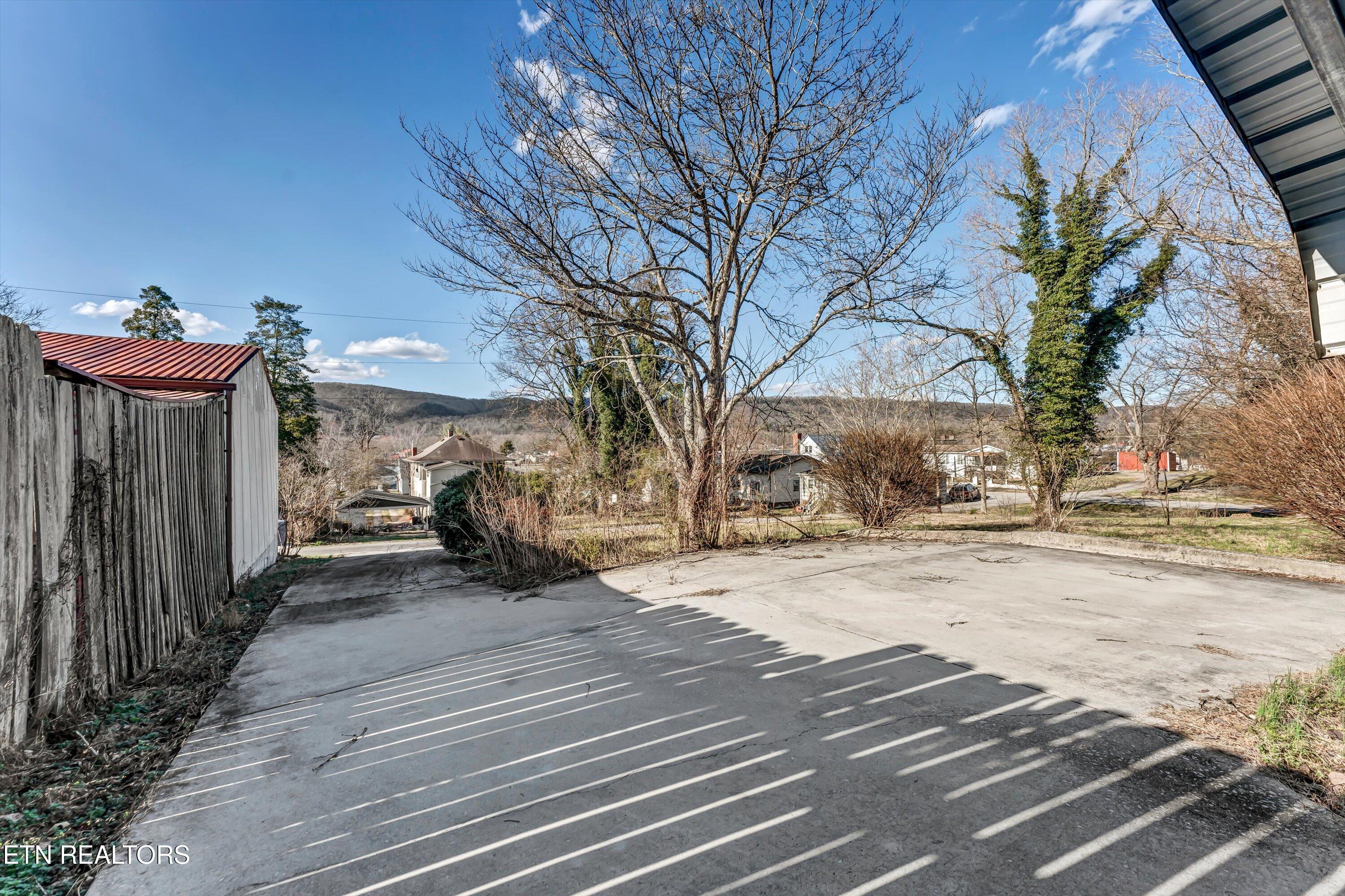 219 N Douglas Avenue Rockwood TN 37854