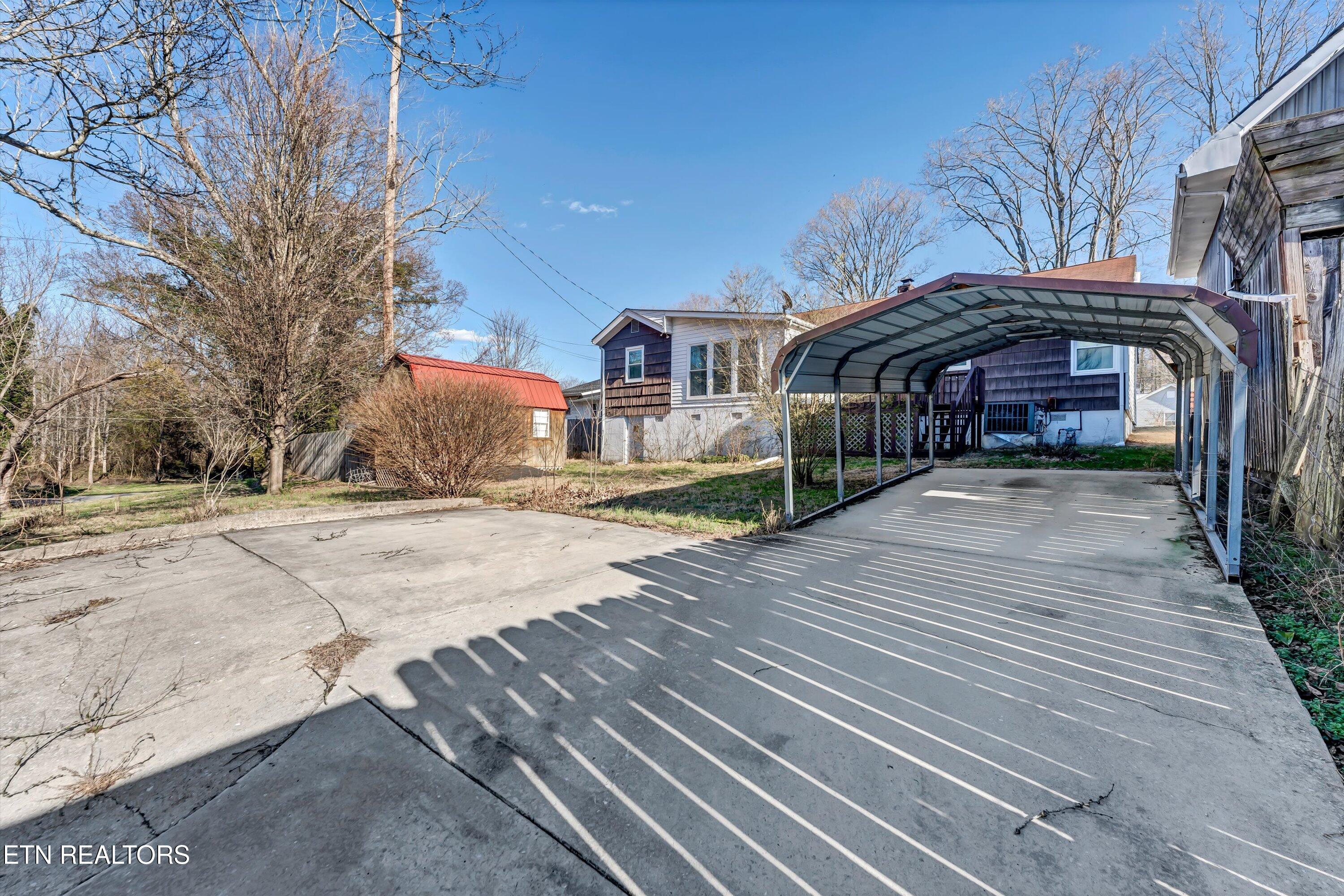 219 N Douglas Avenue Rockwood TN 37854