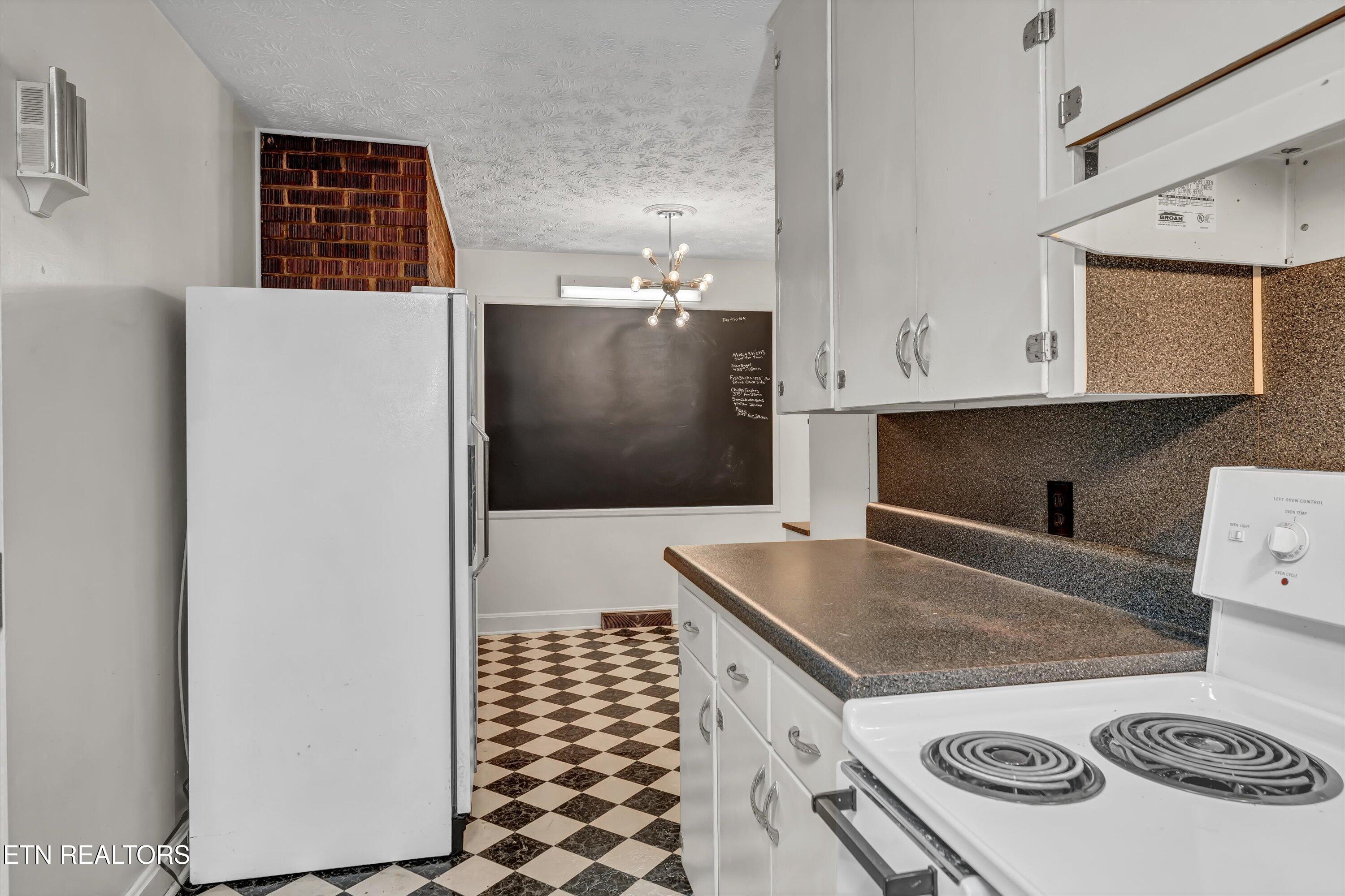 219 N Douglas Avenue Rockwood TN 37854