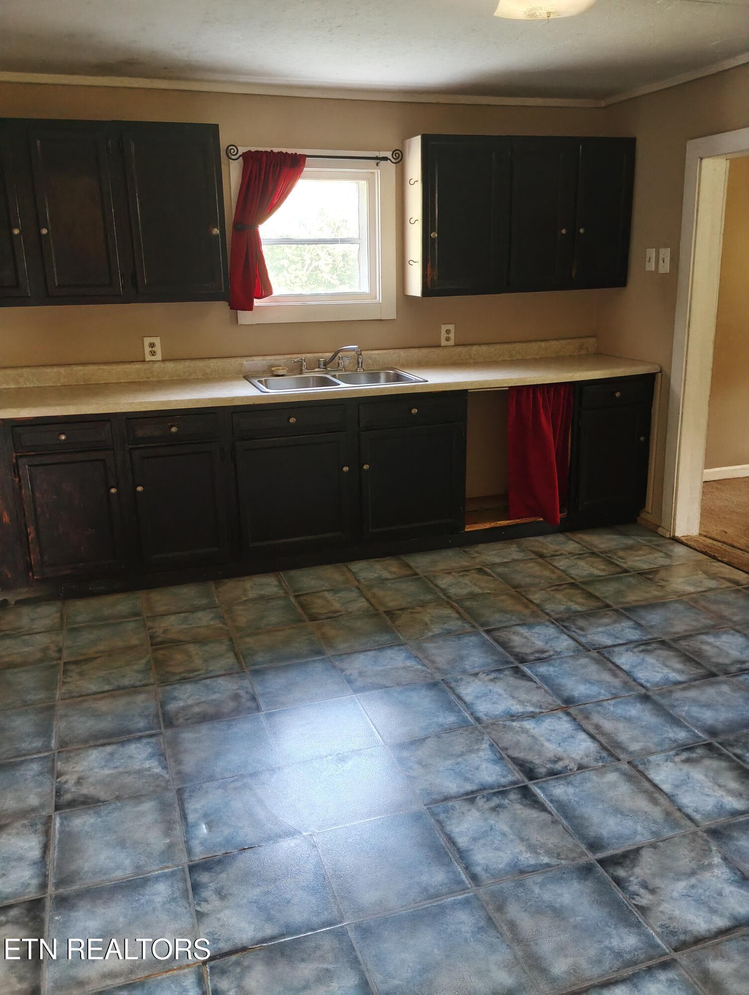 1947 Oody Road Loudon TN 37774