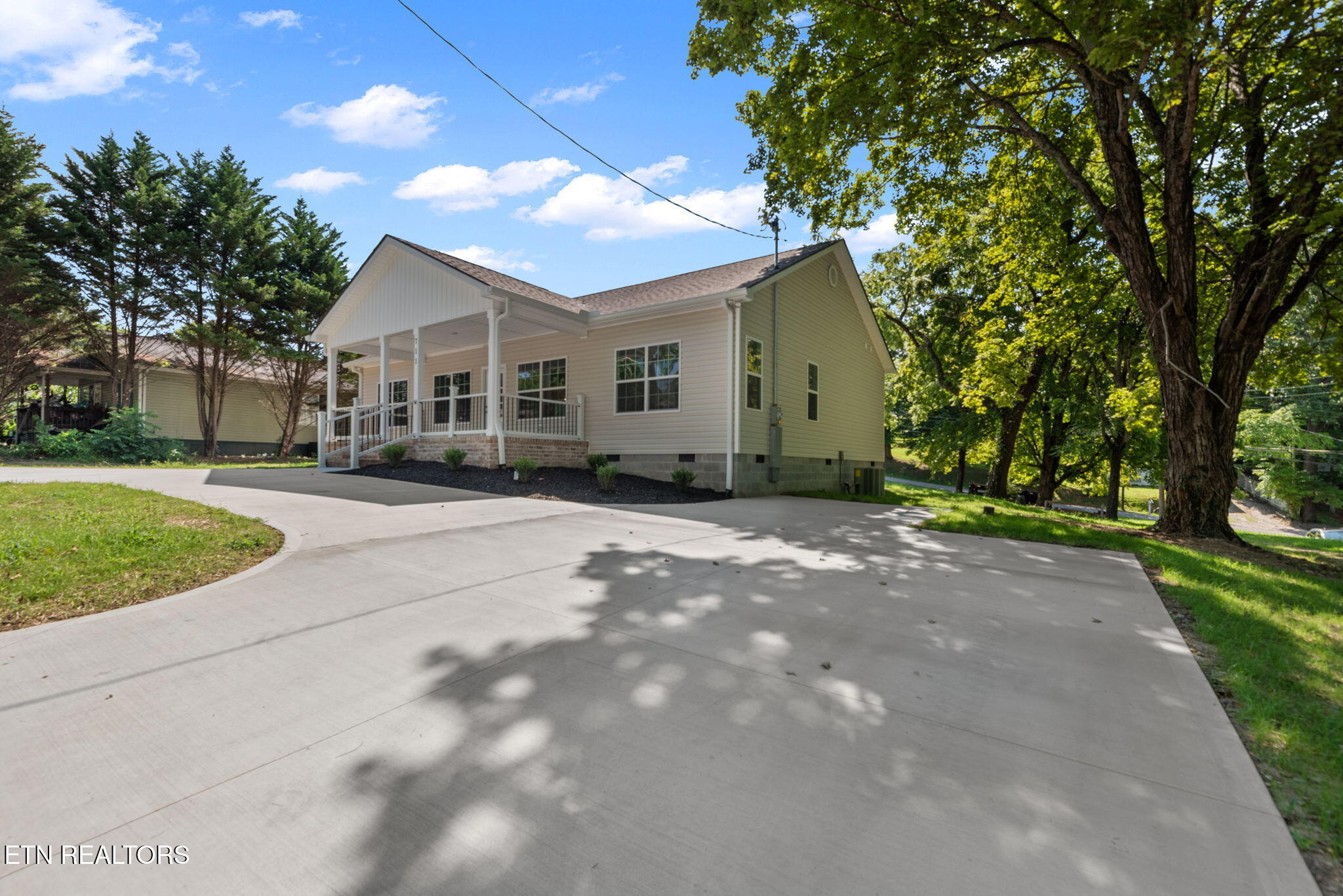 711 Byrd Street Clinton TN 37716