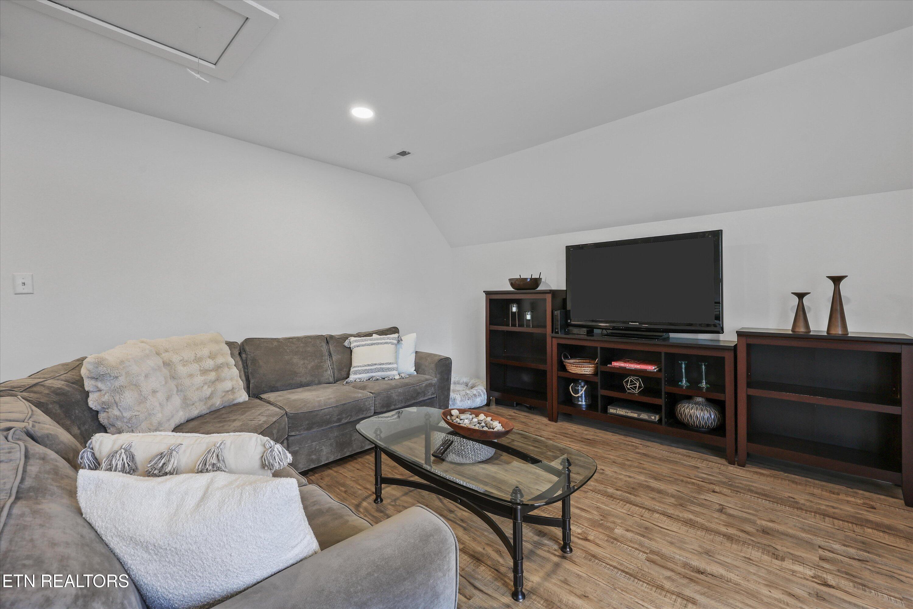 310 Oostagala Lane Loudon TN 37774