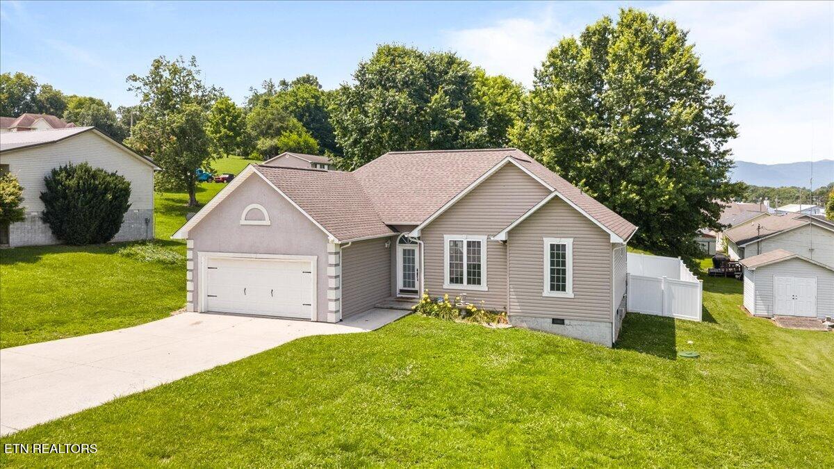 108 S Burress Lane Jacksboro TN 37757