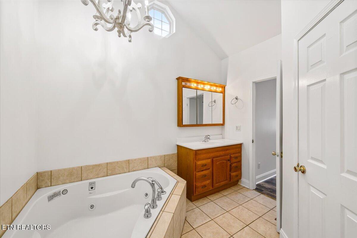 108 S Burress Lane Jacksboro TN 37757