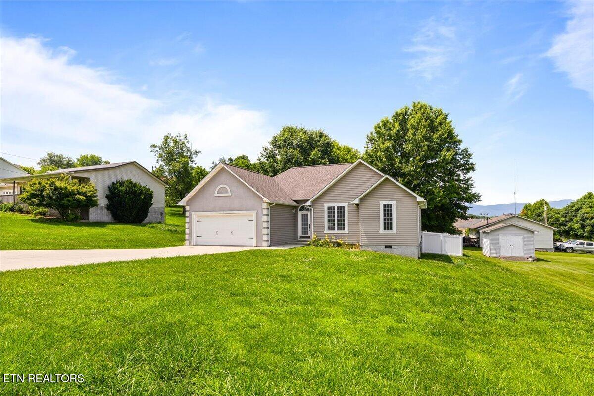 108 S Burress Lane Jacksboro TN 37757