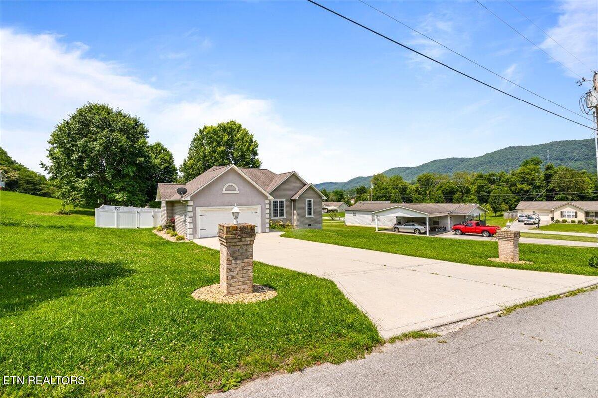 108 S Burress Lane Jacksboro TN 37757