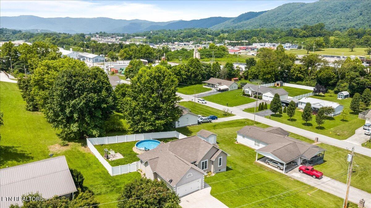 108 S Burress Lane Jacksboro TN 37757