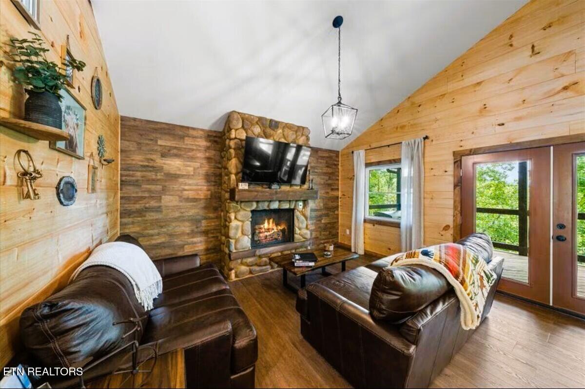 344 Silverbell Hgts Lane Gatlinburg TN 37738